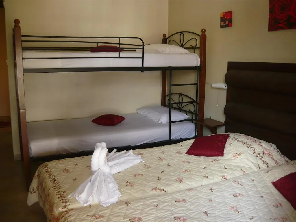 فندق مبيت وإفطار نيا موذانيا Rooms Thalia