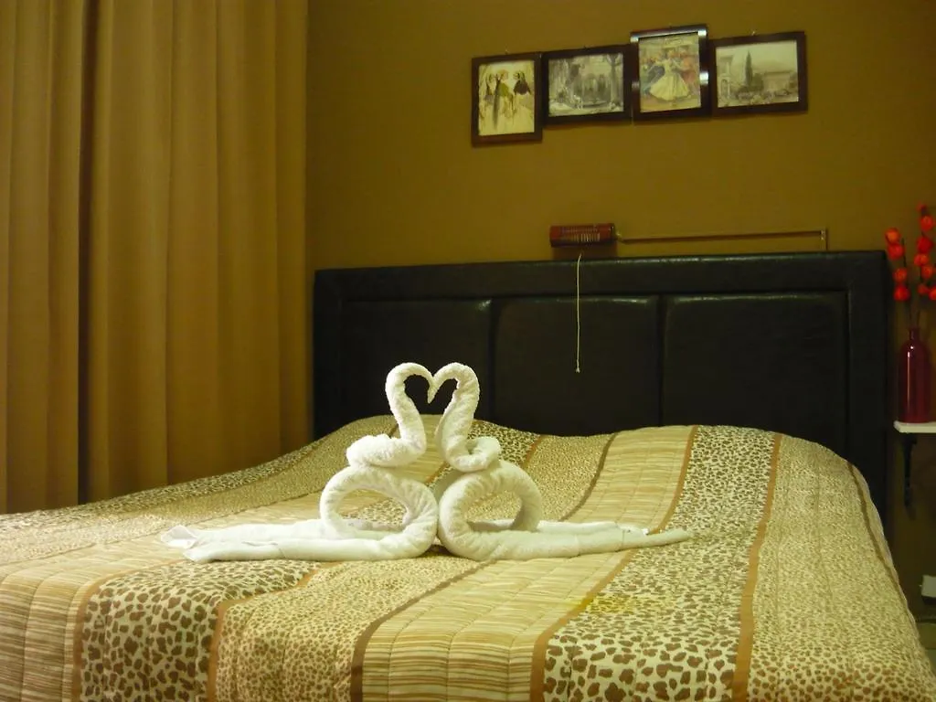 نيا موذانيا Rooms Thalia اليونان