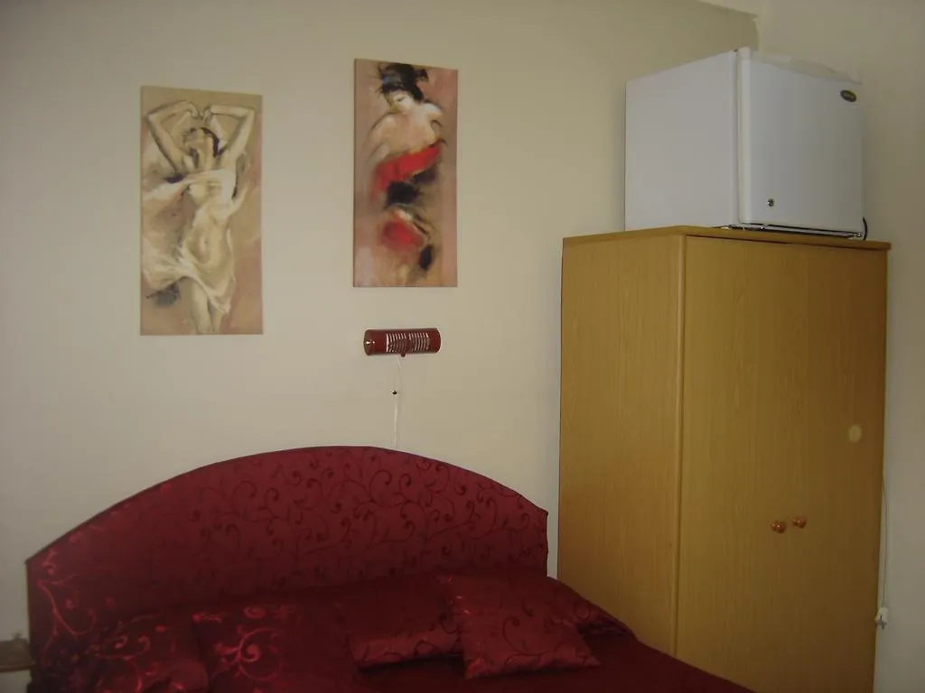 نيا موذانيا Rooms Thalia